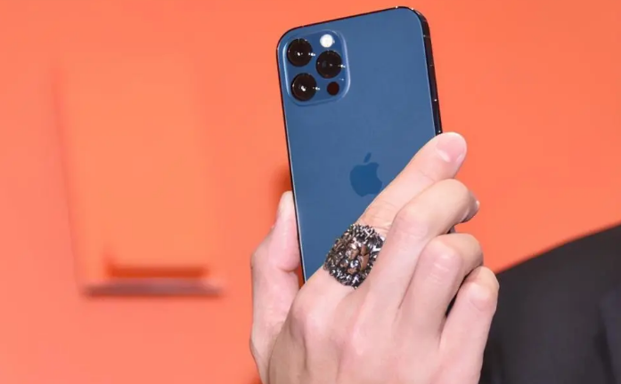 大兴苹果手机维修分享iPhone12系列重启方法教程 